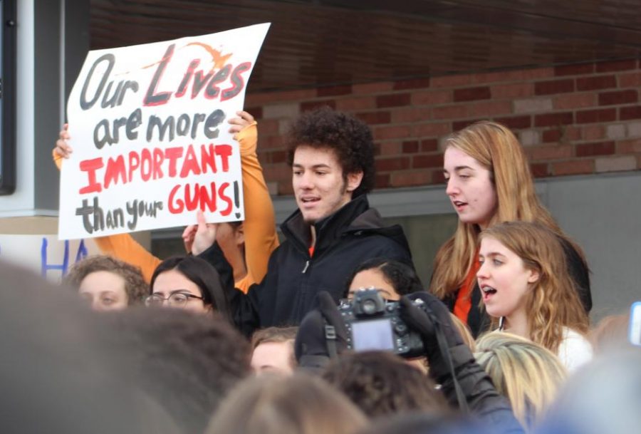 The+Madrigals+cap+the+demonstration+by+singing+Amazing+Grace+as+others+hold+signs+calling+on+lawmakers+to+act+on+gun+control.