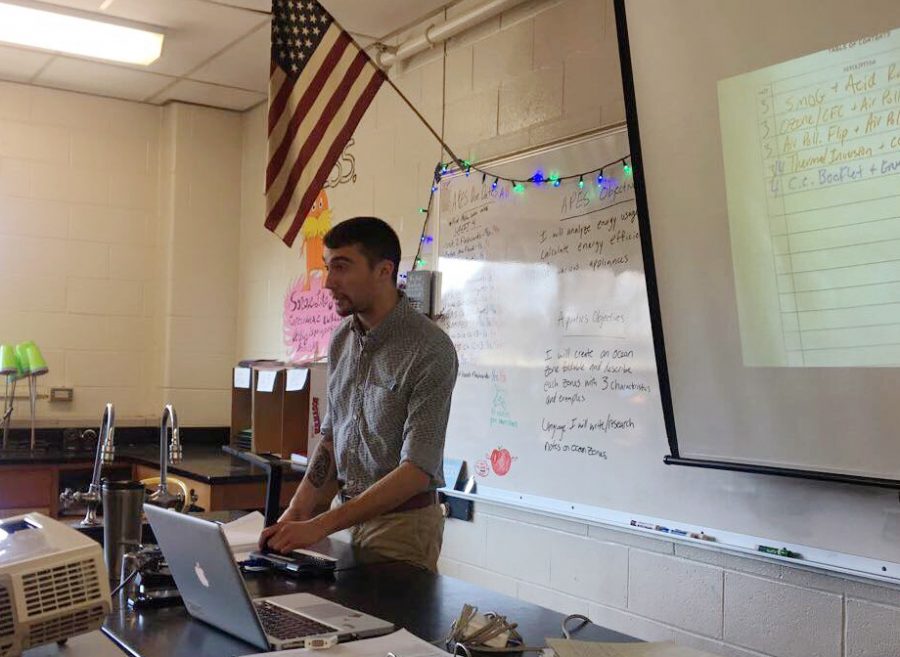 Marchinkowski teaches his A.P. Environmental Science class.