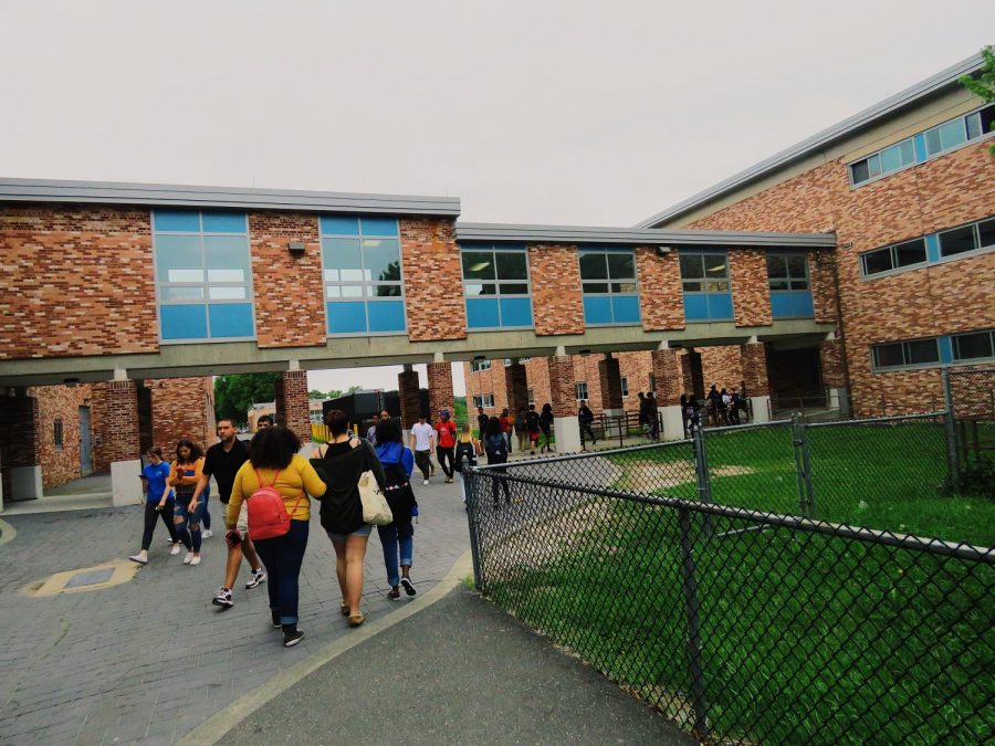 Students head to the cafeteria during one of the schools lunch waves, which is part of the new block schedule implemented this year.  