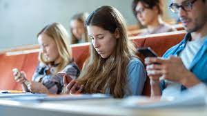 The influence of social media on students attention spans