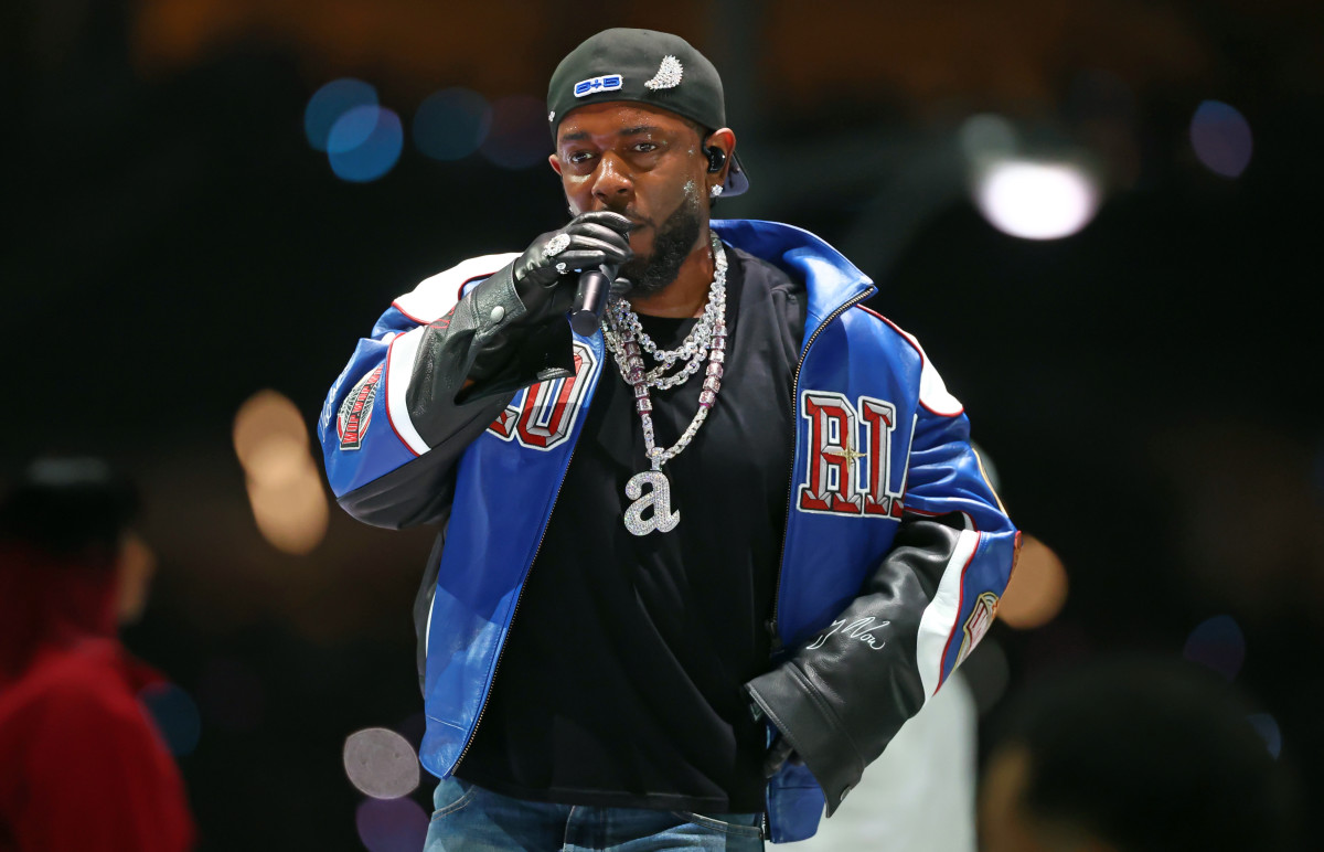 Kendrick Lamar performs during the Eagles vs. Chiefs Superbowl